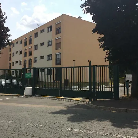 Studio Dans Une דירה Villecresnes